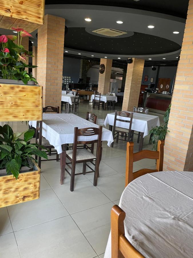 Espana Aparthotel Shkallnur ภายนอก รูปภาพ
