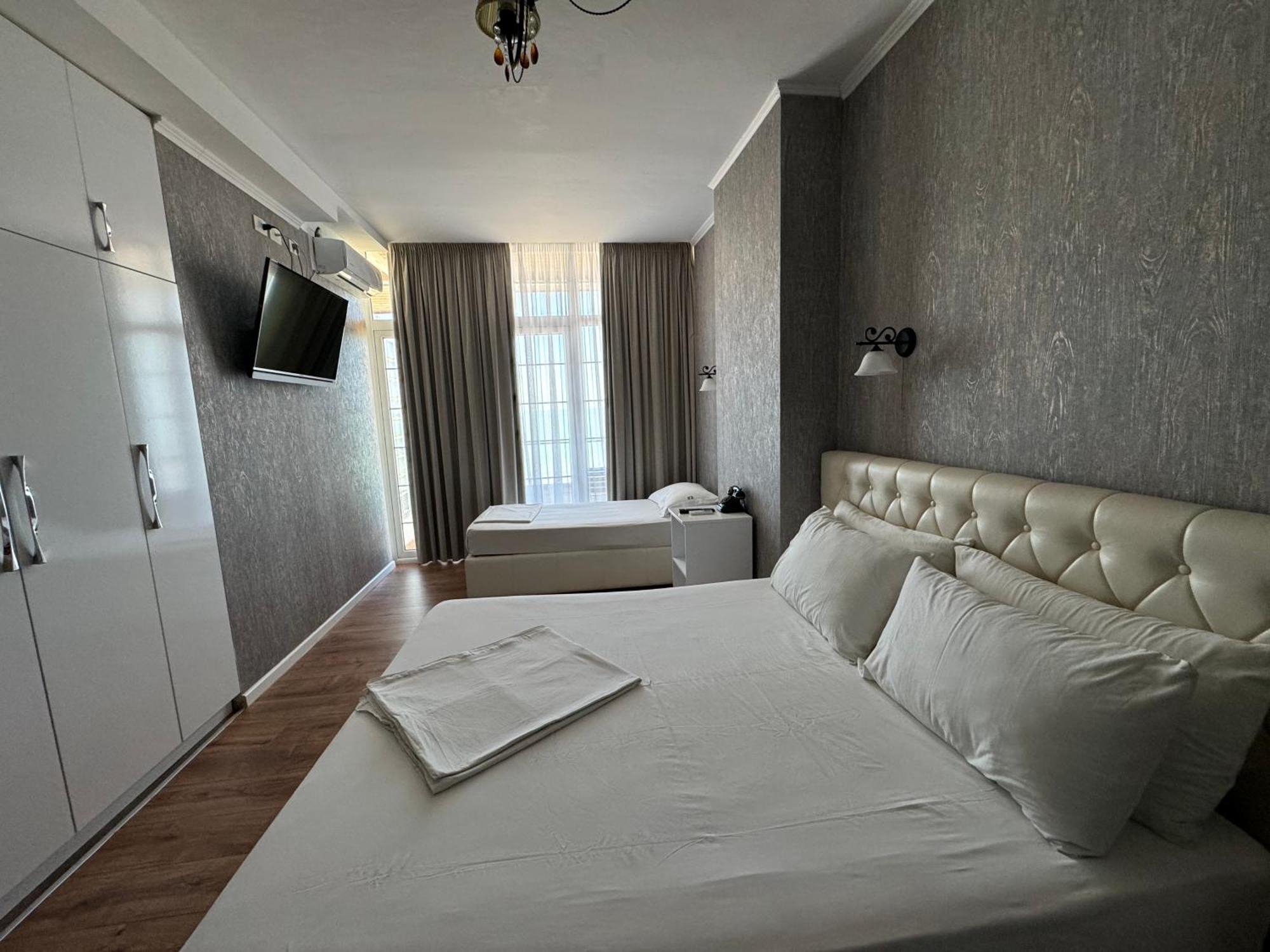 Espana Aparthotel Shkallnur ภายนอก รูปภาพ