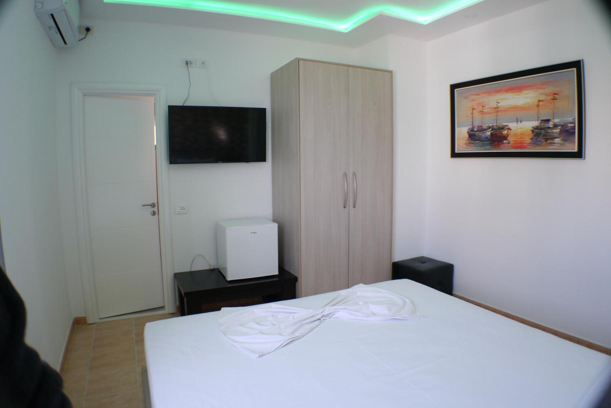 Espana Aparthotel Shkallnur ภายนอก รูปภาพ