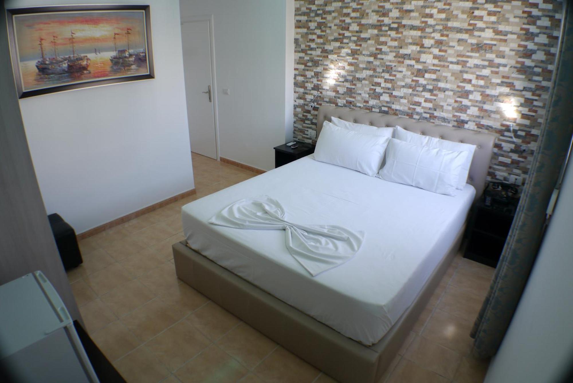 Espana Aparthotel Shkallnur ภายนอก รูปภาพ